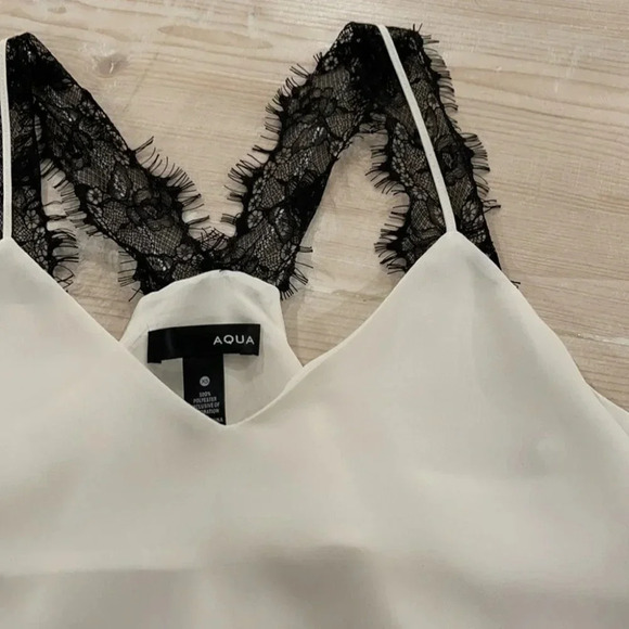 Lace strap tank - Picture 4 of 6